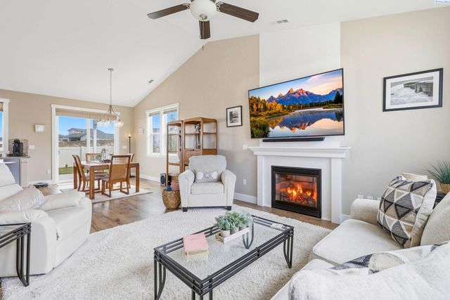 3763 S Sherman St, Kennewick, WA 99338