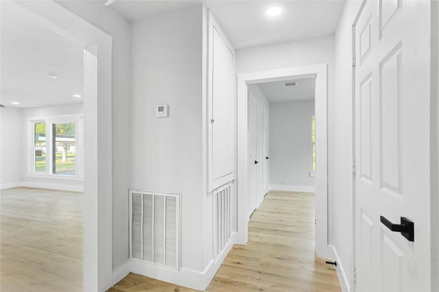 6714 E Bayou Drive, Hitchcock, TX 77563