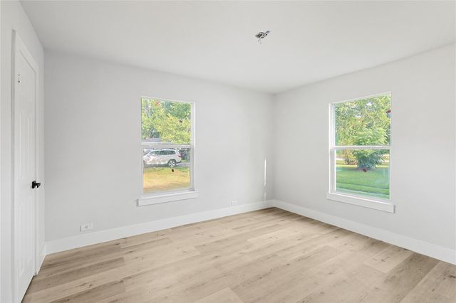 6714 E Bayou Drive, Hitchcock, TX 77563