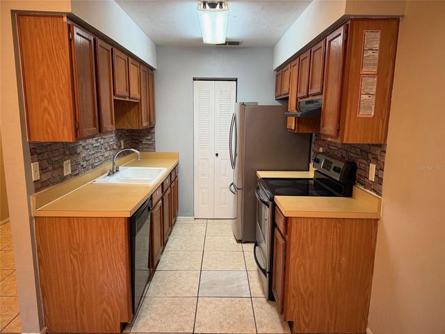 7028 SW 46TH AVENUE, Gainesville, FL 32608