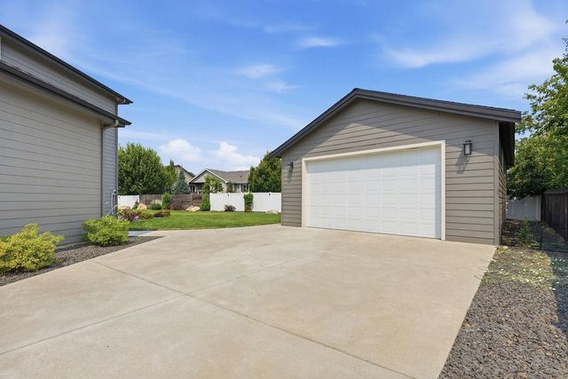 2022 W St Thomas More Way, Spokane, WA 99208