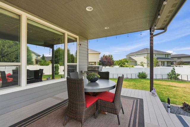 2022 W St Thomas More Way, Spokane, WA 99208