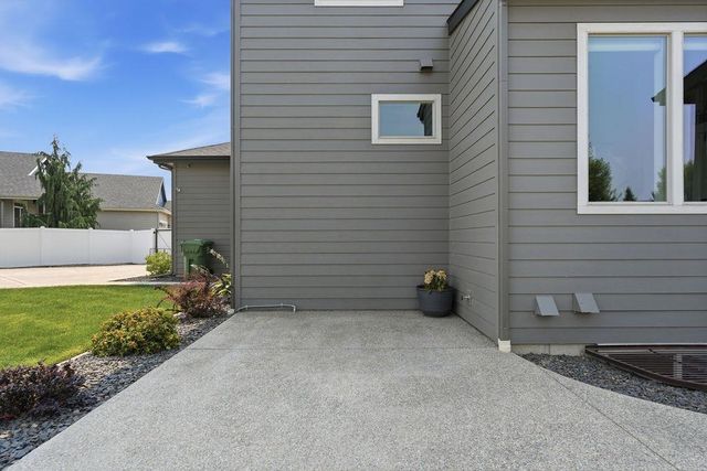 2022 W St Thomas More Way, Spokane, WA 99208