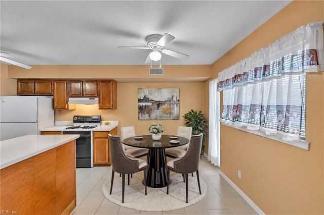 125 Windsor Pines Way Apt E, Newport News, VA 23608