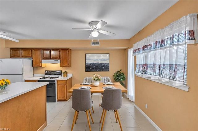 125 Windsor Pines Way Apt E, Newport News, VA 23608