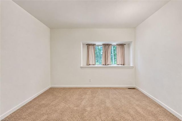 125 Windsor Pines Way Apt E, Newport News, VA 23608
