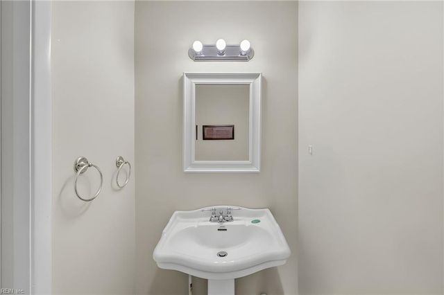 125 Windsor Pines Way Apt E, Newport News, VA 23608