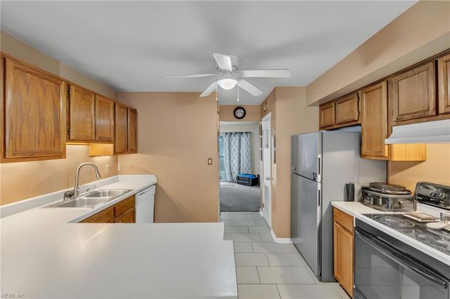 125 Windsor Pines Way Apt E, Newport News, VA 23608