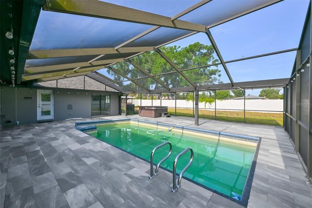 2701 HERNDON STREET, Valrico, FL 33596
