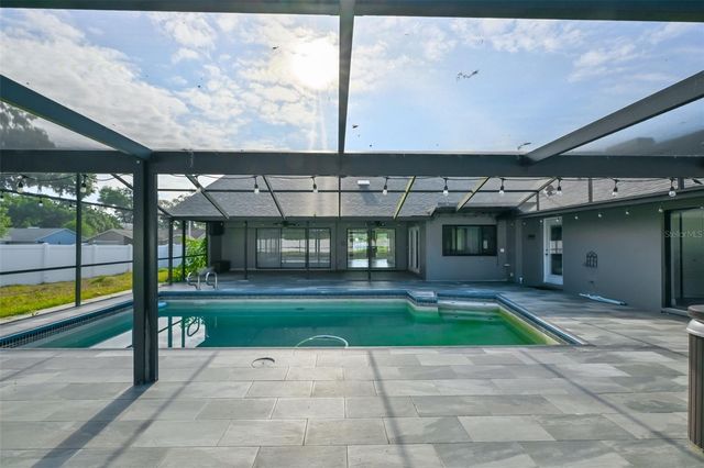 2701 HERNDON STREET, Valrico, FL 33596