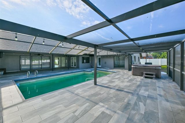 2701 HERNDON STREET, Valrico, FL 33596