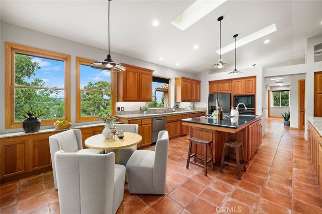 5982 Violeta, Atascadero, CA 93422