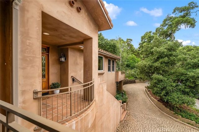 5982 Violeta, Atascadero, CA 93422