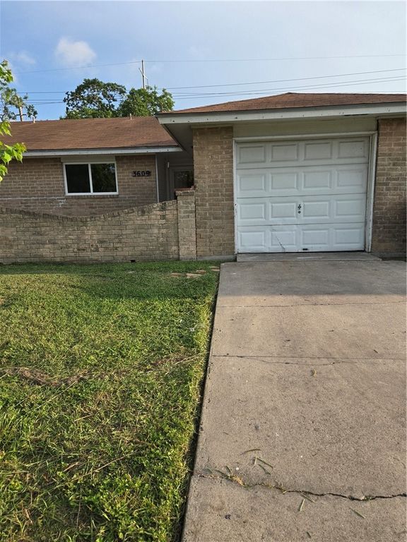 3609 La Paz Dr, Corpus Christi, TX 78415