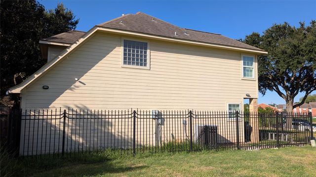 10850 Braeburn Bend Drive, Houston, TX 77031