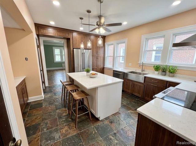 544 W Greendale, Highland Park, MI 48203