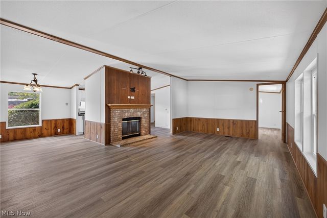 6835 Richmond Road 14, Glenwillow, OH 44139