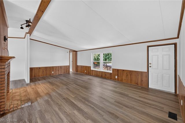 6835 Richmond Road 14, Glenwillow, OH 44139