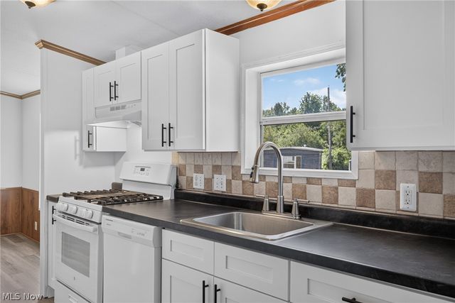 6835 Richmond Road 14, Glenwillow, OH 44139