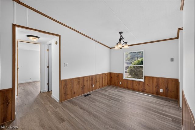 6835 Richmond Road 14, Glenwillow, OH 44139
