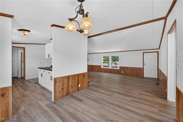 6835 Richmond Road 14, Glenwillow, OH 44139