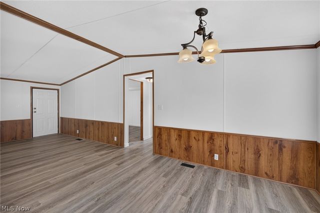 6835 Richmond Road 14, Glenwillow, OH 44139