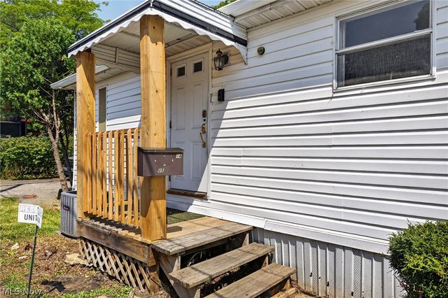6835 Richmond Road 14, Glenwillow, OH 44139