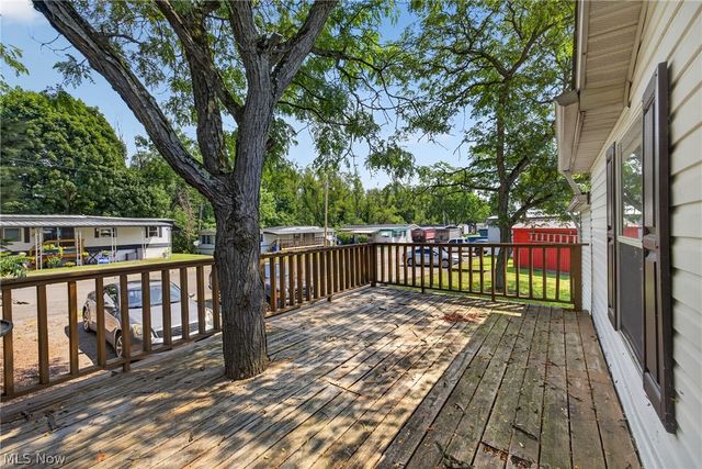 6835 Richmond Road 14, Glenwillow, OH 44139