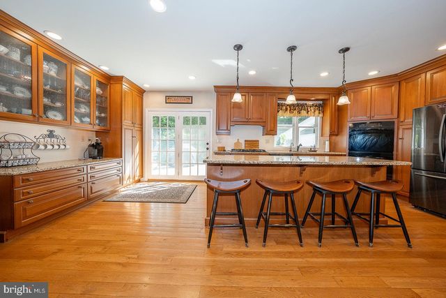 2515 PARKE LN, Broomall, PA 19008