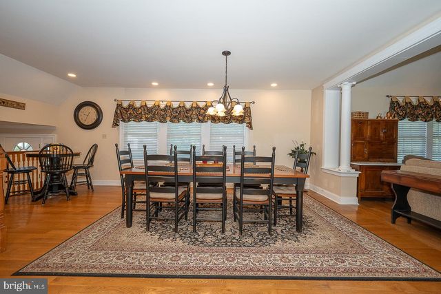 2515 PARKE LN, Broomall, PA 19008