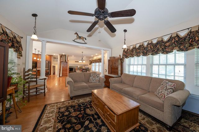 2515 PARKE LN, Broomall, PA 19008