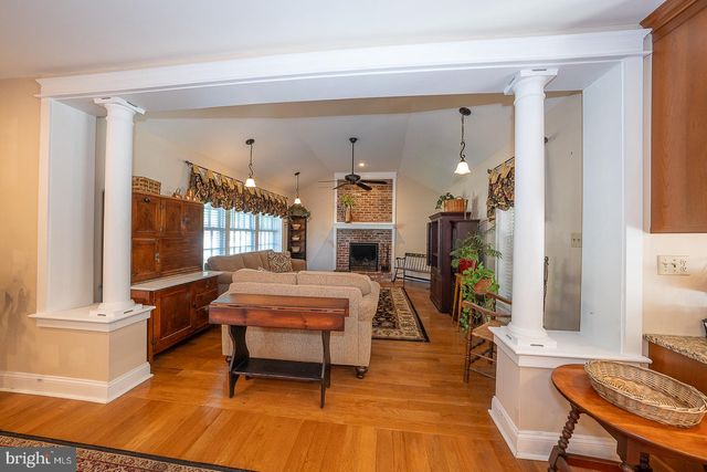 2515 PARKE LN, Broomall, PA 19008