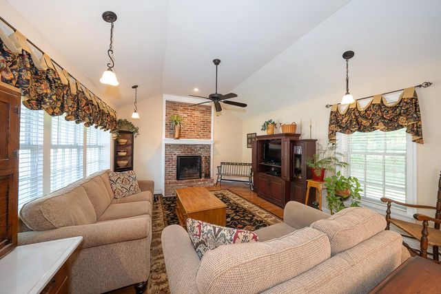 2515 PARKE LN, Broomall, PA 19008