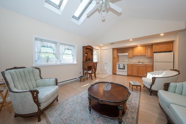 2515 PARKE LN, Broomall, PA 19008