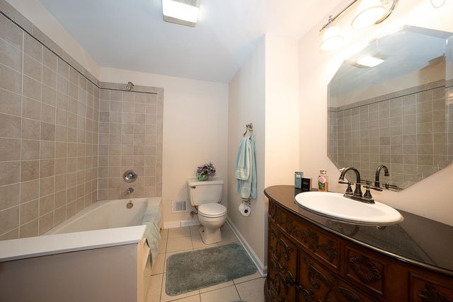 2515 PARKE LN, Broomall, PA 19008