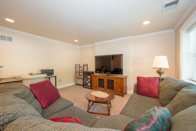 2515 PARKE LN, Broomall, PA 19008