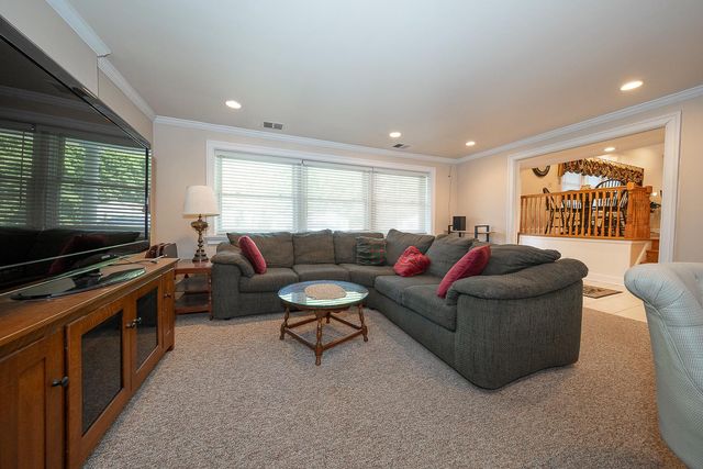 2515 PARKE LN, Broomall, PA 19008