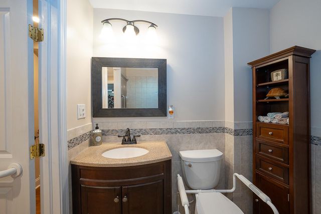 2515 PARKE LN, Broomall, PA 19008