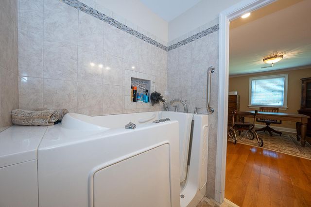 2515 PARKE LN, Broomall, PA 19008