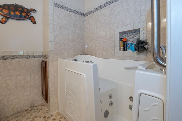 2515 PARKE LN, Broomall, PA 19008