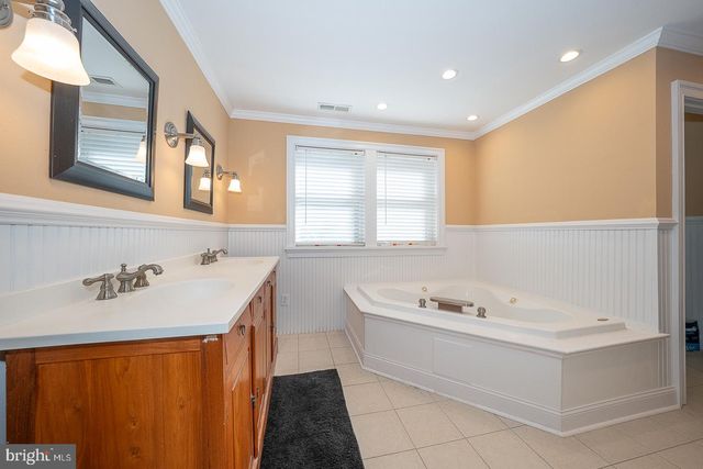 2515 PARKE LN, Broomall, PA 19008