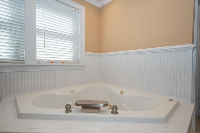 2515 PARKE LN, Broomall, PA 19008