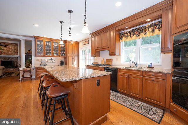 2515 PARKE LN, Broomall, PA 19008