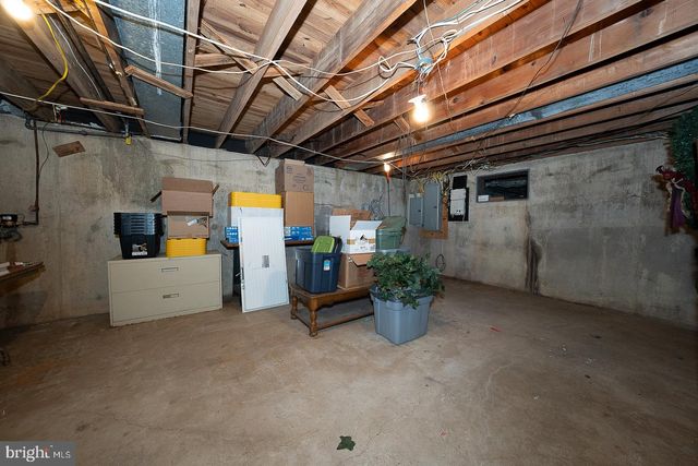 2515 PARKE LN, Broomall, PA 19008