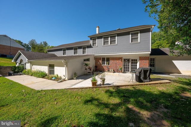 2515 PARKE LN, Broomall, PA 19008