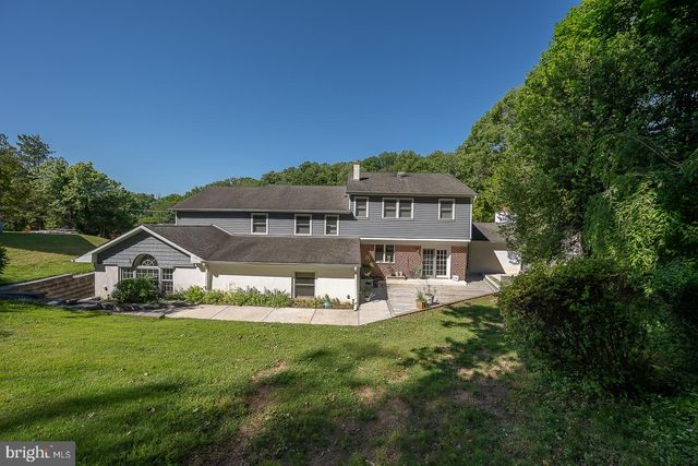 2515 PARKE LN, Broomall, PA 19008