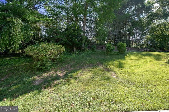 2515 PARKE LN, Broomall, PA 19008