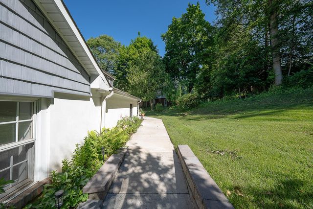 2515 PARKE LN, Broomall, PA 19008