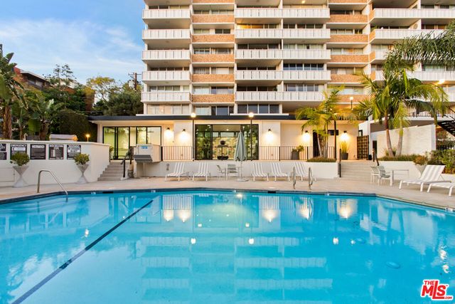 8787 Shoreham Drive 105, West Hollywood, CA 90069