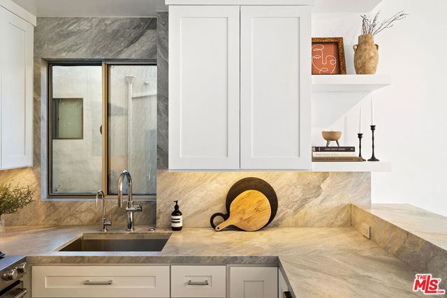 8787 Shoreham Drive 105, West Hollywood, CA 90069